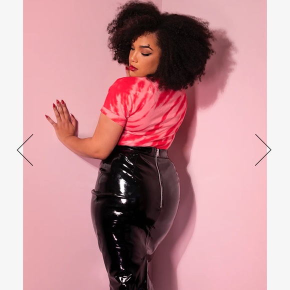 Vixen by Micheline Pitt - It Chapter 2 Pennywise T-shirt - Picture 3 of 4